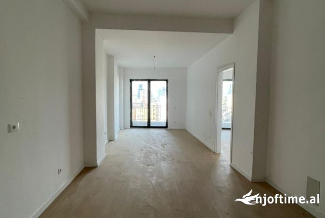Ambient biznesi me qera 3+1 ne Tirane - 600 Euro