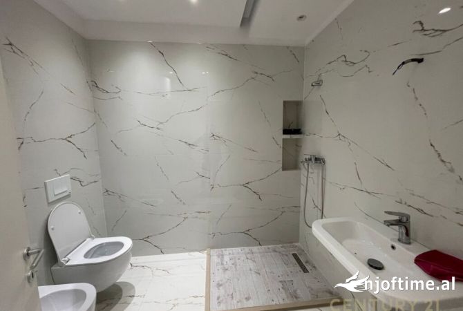 Shtepi me qera Apartament ne Tirane, 1+1, Mobilimi E mobiluar, Pagesa 420  Euro.