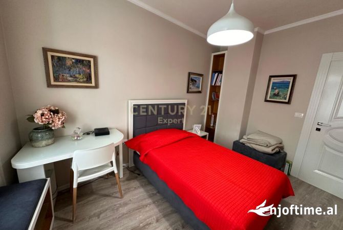 Shtepi me qera Apartament ne Tirane, 2+1, Mobilimi E mobiluar, Pagesa 900  Euro.