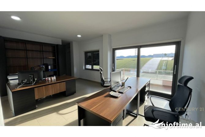 Ambient biznesi me qera 3+1 ne Tirane - 800 Euro