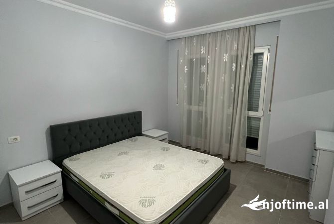 Shtepi ne shitje Apartament ne Tirane, 1+1, Mobilimi E mobiluar, Pagesa 95,000  Euro.