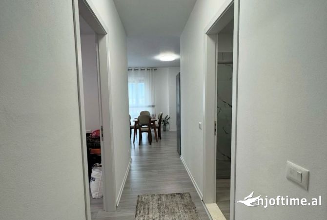 Shtepi me qera Apartament ne Tirane, 2+1, Mobilimi E mobiluar, Pagesa 730  Euro.