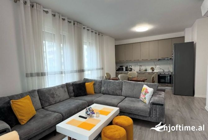 Shtepi me qera 2+1 ne Tirane - 730 Euro