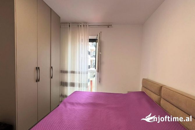 Shtepi me qera Apartament ne Tirane, 2+1, Mobilimi E mobiluar, Pagesa 730  Euro.