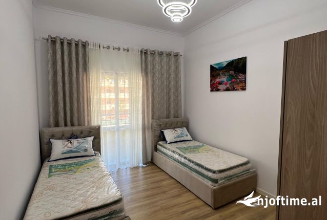 Shtepi ne shitje Apartament ne Tirane, 2+1, Mobilimi E mobiluar, Pagesa 145,000  Euro.