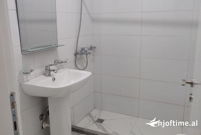 Shtepi me qera 1+1 ne Tirane - 300 Euro