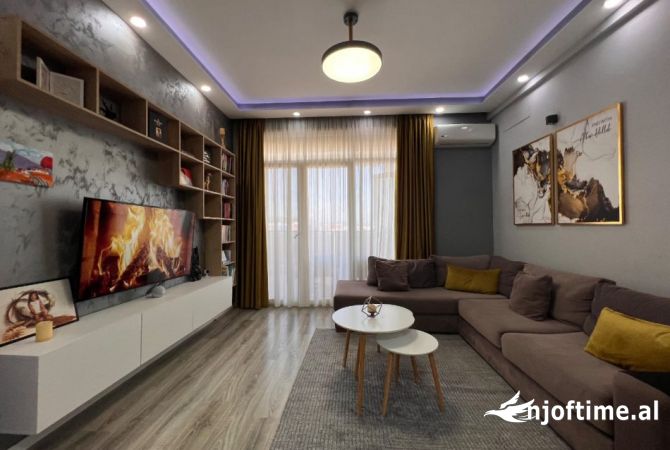 Shtepi me qera 2+1 ne Tirane - 760 Euro