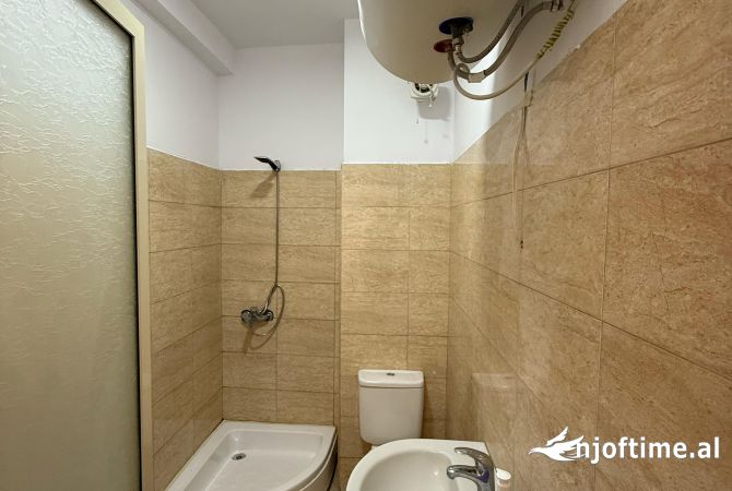 Shtepi ne shitje Apartament ne Tirane, 1+1, Mobilimi E mobiluar, Pagesa 95,000  Euro.