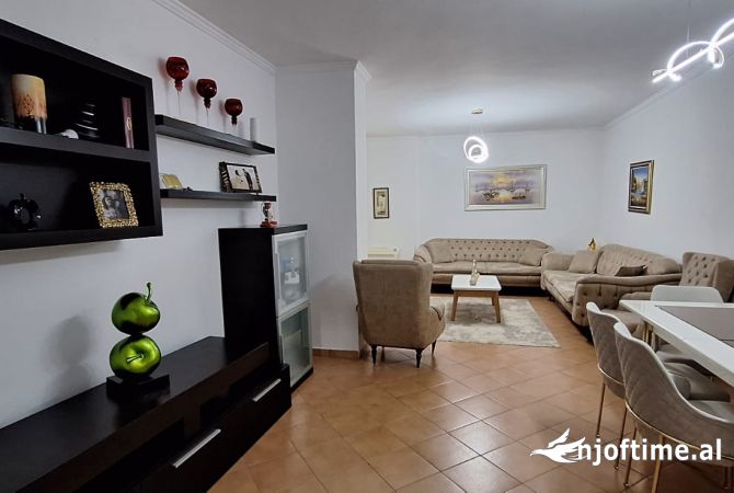 Shtepi me qera 2+1 ne Tirane - 700 Euro