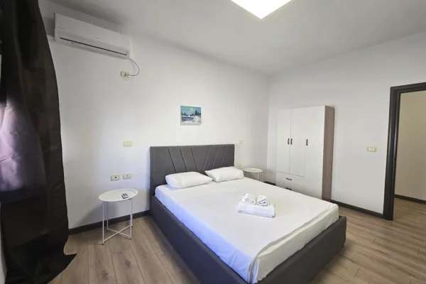 Shtepi me qera Apartament ne Tirane, 2+1, Mobilimi E mobiluar, Pagesa 60,000  Leke.