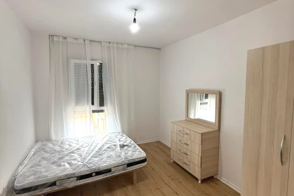 Shtepi me qera Apartament ne Tirane, 2+1, Mobilimi E mobiluar, Pagesa 60,000  Leke.