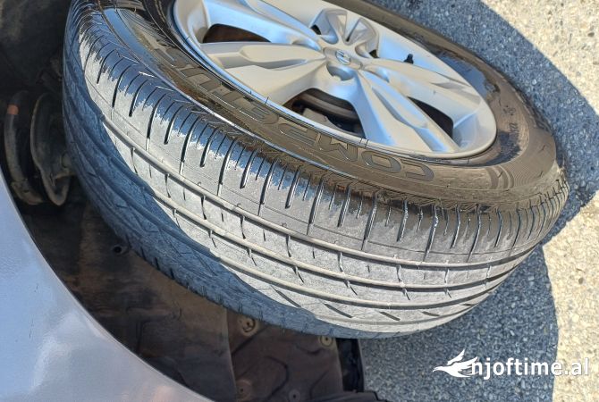Makina ne shitje ne Berat - 7,500 Euro