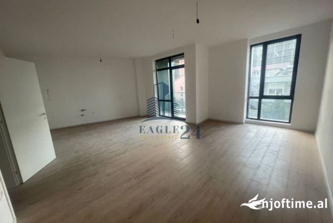 Shtepi ne shitje Apartament ne Tirane, 3+1, Mobilimi Bosh, pa mobiluar, Pagesa 226,800  Euro.