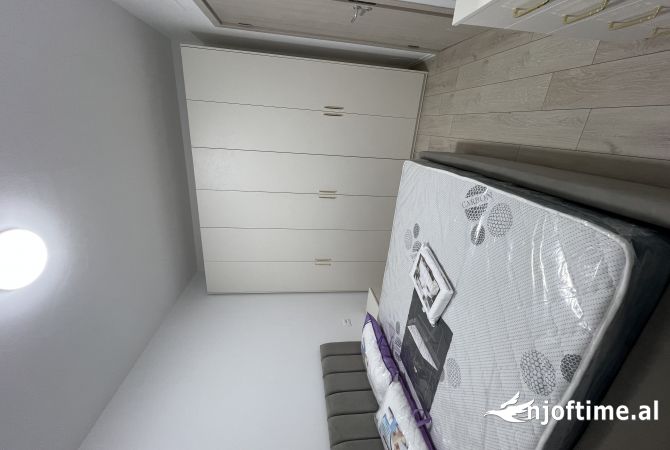 Shtepi me qera Apartament ne Tirane, 2+1, Mobilimi E mobiluar, Pagesa 700  Euro.