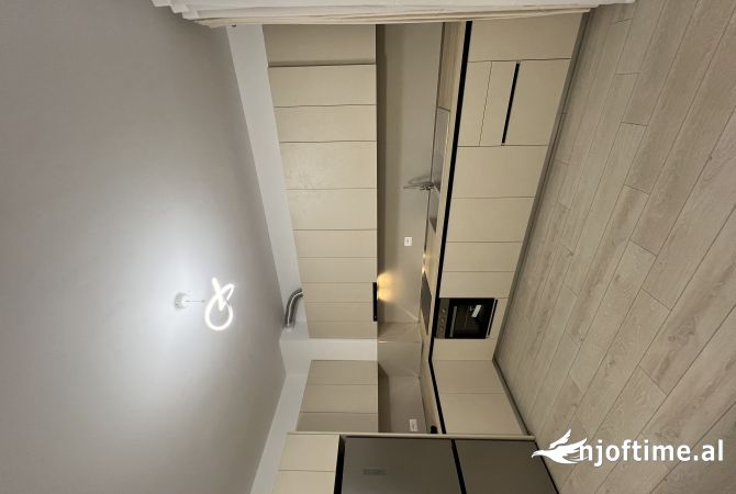 Shtepi me qera Apartament ne Tirane, 2+1, Mobilimi E mobiluar, Pagesa 700  Euro.