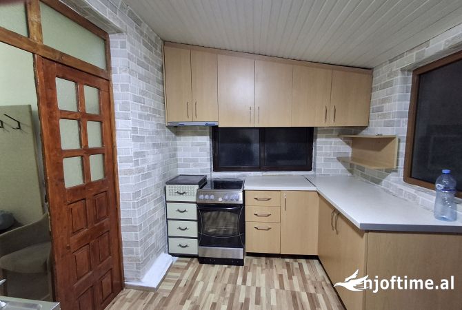 Shtepi me qera Apartament ne Tirane, 1+1, Mobilimi E mobiluar, Pagesa 26,000  Leke.