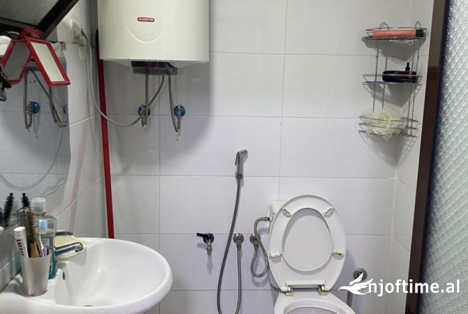 Shtepi me qera Apartament ne Tirane, 1+1, Mobilimi E mobiluar, Pagesa 26,000  Leke.