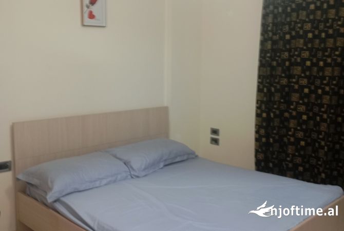 Shtepi me qera 1+1 ne Tirane - 32,000 Leke