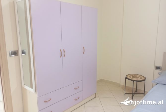 Shtepi me qera 1+1 ne Tirane - 32,000 Leke