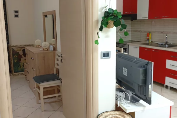 Shtepi me qera 1+1 ne Tirane - 43,000 Leke