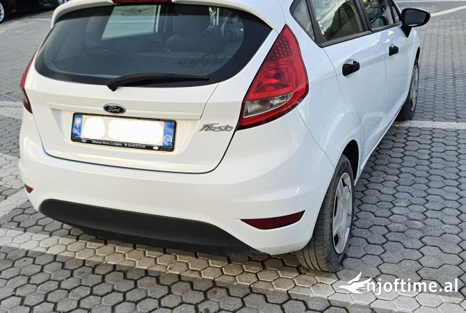 Auto in Vendita  a Valona - 4,300 Euro