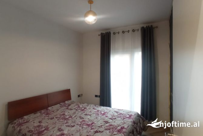 Shtepi ne shitje Duplex(shtepi me 2 kate) ne Tirane, 2+1, Mobilimi E mobiluar, Pagesa 275,000  Euro.