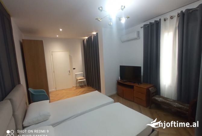 Shtepi ne shitje Duplex(shtepi me 2 kate) ne Tirane, 2+1, Mobilimi E mobiluar, Pagesa 275,000  Euro.