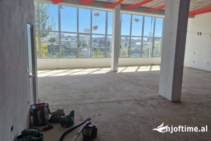 Ambient biznesi ne shitje 4+1 ne Tirane - 600 Euro