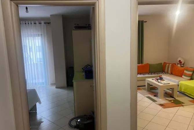 Shtepi ne shitje Apartament ne Tirane, 1+1, Mobilimi E mobiluar, Pagesa 104,000  Euro.