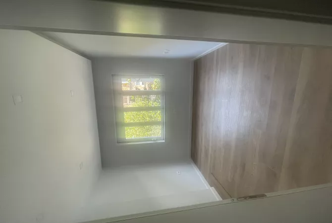 Shtepi ne shitje Apartament ne Tirane, 3+1, Mobilimi Bosh, pa mobiluar, Pagesa 240,000  Euro.