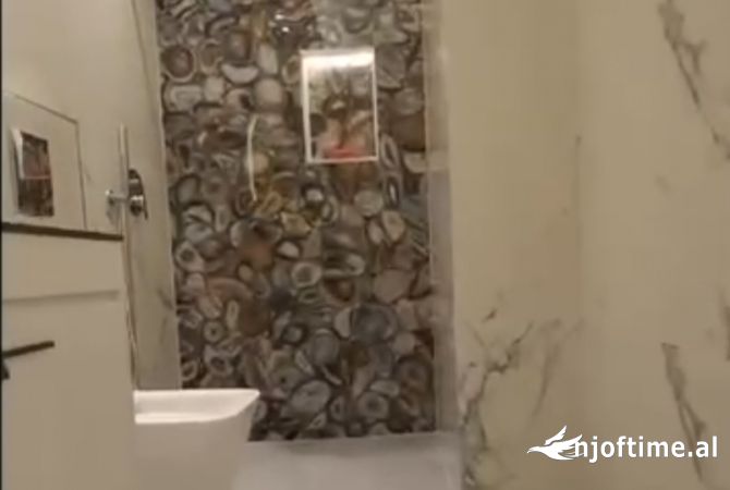 Shtepi ne shitje Apartament ne Tirane, 2+1, Mobilimi Bosh, pa mobiluar, Pagesa 209,000  Euro.