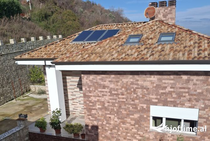 Shtepi ne shitje Vila Luksoze ne Tirane, 5+1, Mobilimi Bosh, pa mobiluar, Pagesa 390,000  Euro.