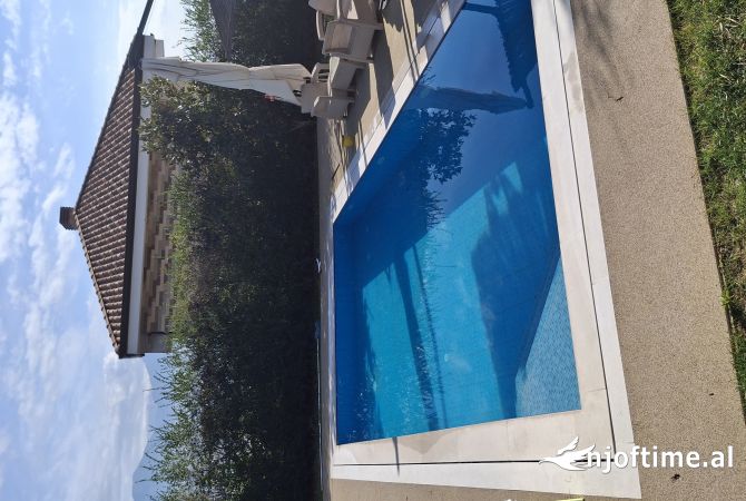 Shtepi ne shitje Vila Luksoze ne Tirane, 5+1, Mobilimi Bosh, pa mobiluar, Pagesa 390,000  Euro.