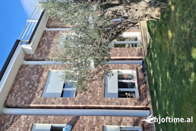 Shtepi ne shitje Vila Luksoze ne Tirane, 5+1, Mobilimi Bosh, pa mobiluar, Pagesa 390,000  Euro.