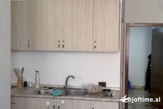 Shtepi ne shitje Apartament ne Durres, 1+1, Mobilimi E mobiluar, Pagesa 31,000  Euro.