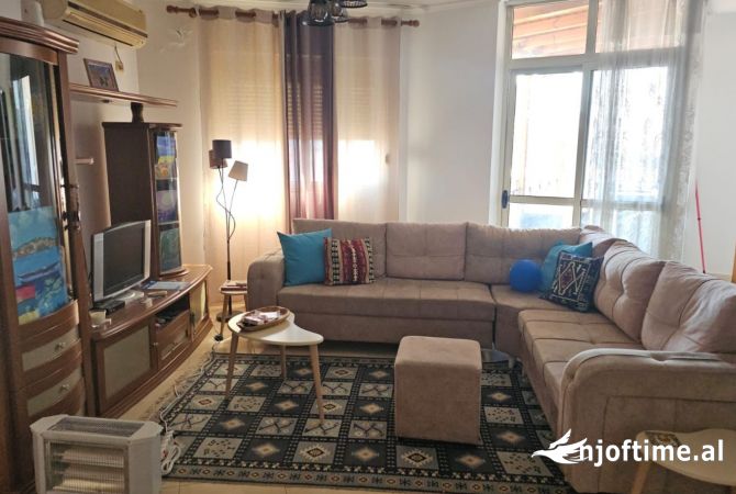 Shtepi me qera 2+1 ne Tirane - 650 Euro