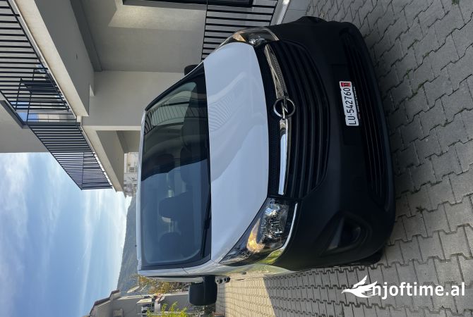 Makina ne shitje  ne Lezhe - 10,700 Euro