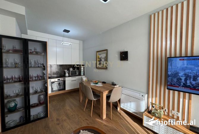 Shtepi ne shitje Apartament ne Tirane, 1+1, Mobilimi E mobiluar, Pagesa 150,000  Euro.