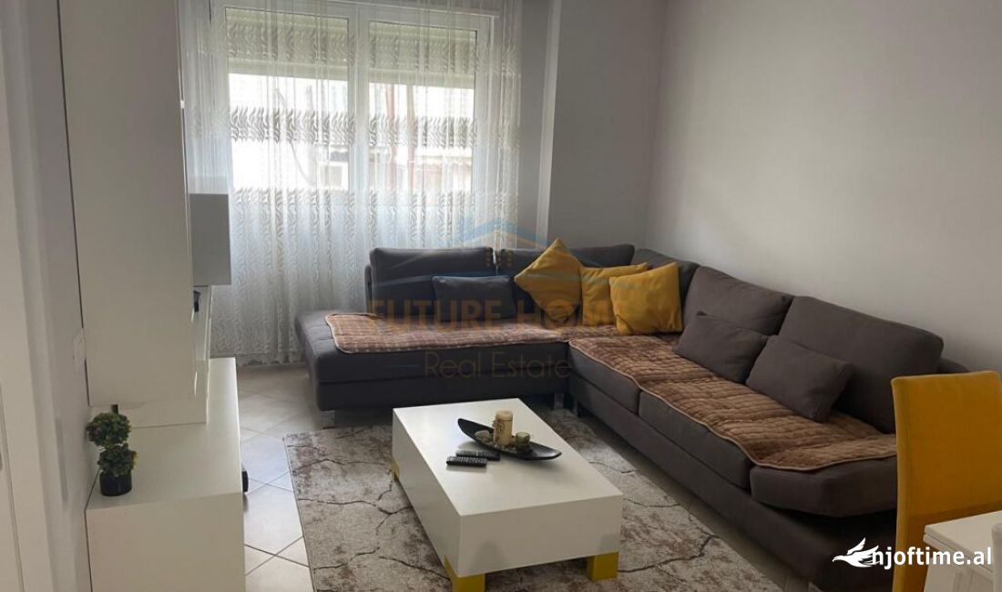 Shtepi me qera Apartament ne Tirane, 2+1, Mobilimi E mobiluar, Pagesa 700  Euro.
