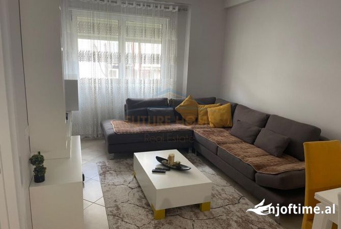 Shtepi me qera 2+1 ne Tirane - 700 Euro