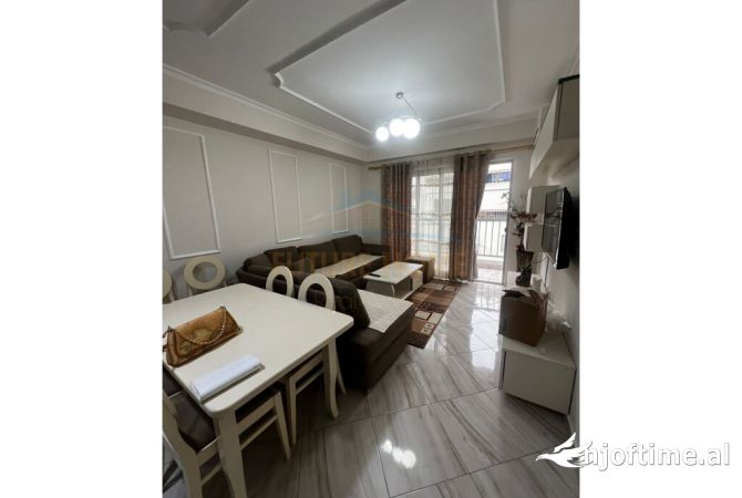 Jepet Apartament Me Qera 1+1