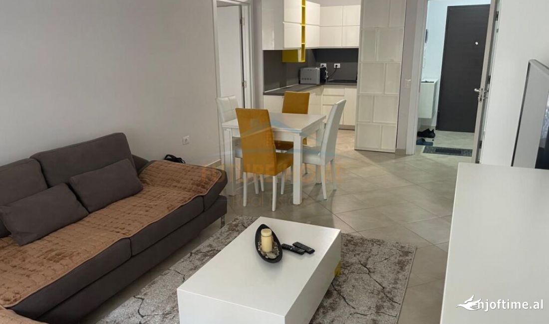 Shtepi me qera Apartament ne Tirane, 2+1, Mobilimi E mobiluar, Pagesa 700  Euro.