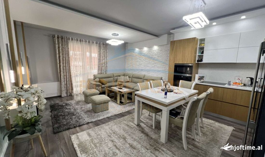 Shtepi me qera Apartament ne Tirane, 2+1, Mobilimi E mobiluar, Pagesa 700  Euro.