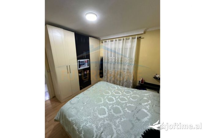 Shtepi ne shitje Apartament ne Tirane, 2+1, Mobilimi E mobiluar, Pagesa 135,000  Euro.