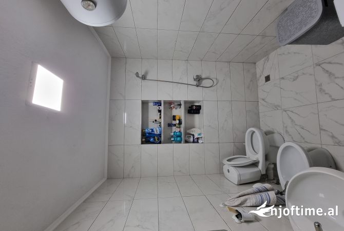 Shtepi me qera Apartament ne Pogradec, 2+1, Mobilimi E mobiluar, Pagesa 250  Euro.