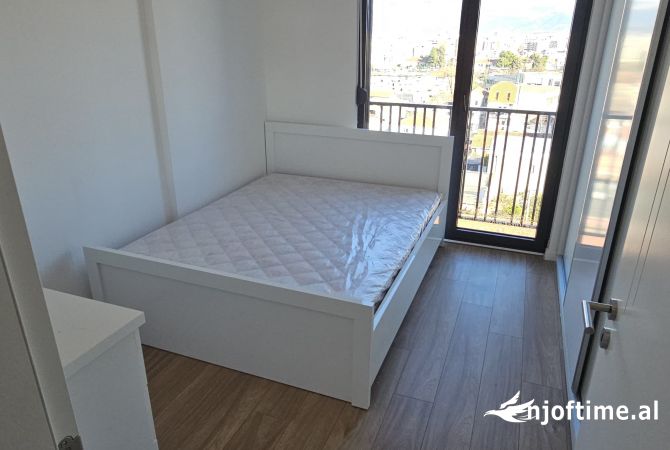 Shtepi me qera Apartament ne Tirane, 2+1, Mobilimi E mobiluar, Pagesa 450  Euro.