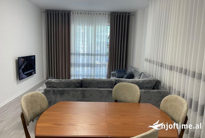 Shtepi me qera 2+1 ne Tirane - 730 Euro