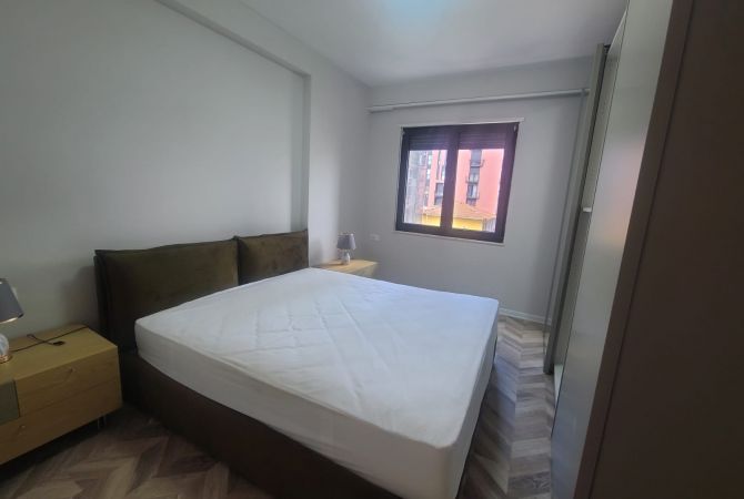 Shtepi me qera 3+1 ne Tirane - 1,200 Euro