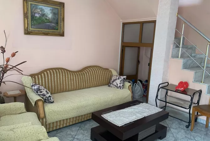 Shtepi me qera 1+1 ne Tirane - 30,000 Leke
