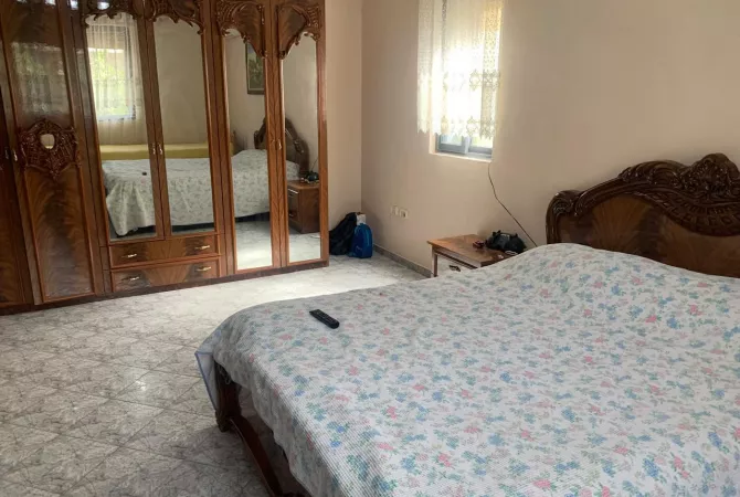 Shtepi me qera Shtepi Private ne Tirane, 1+1, Mobilimi E mobiluar, Pagesa 30,000  Leke.